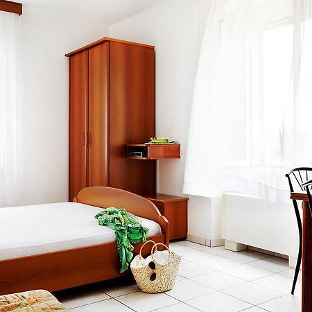 Bed & Breakfast Palac -Free Parking- Baška Voda Екстериор снимка