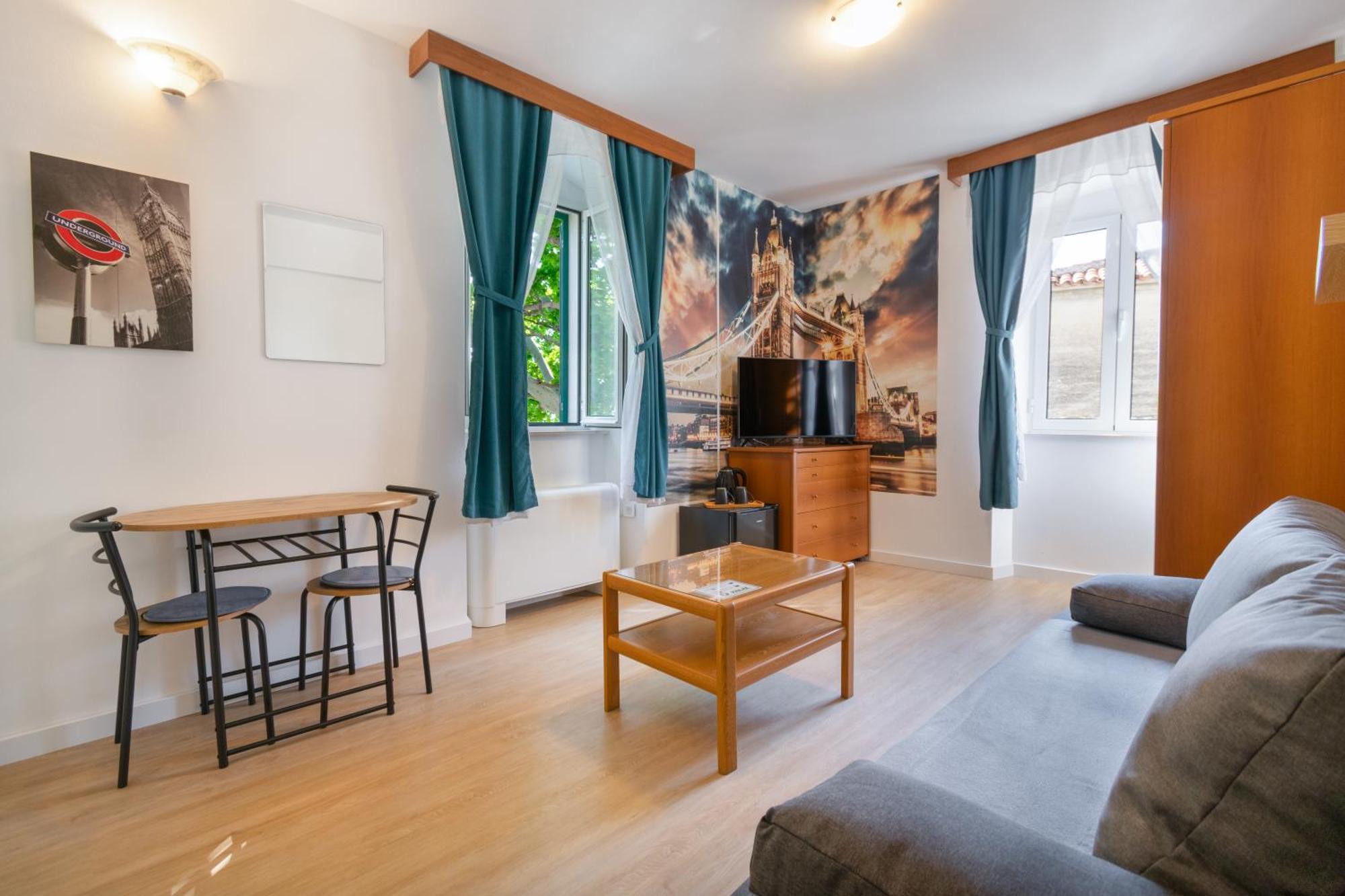 Bed & Breakfast Palac -Free Parking- Baška Voda Екстериор снимка