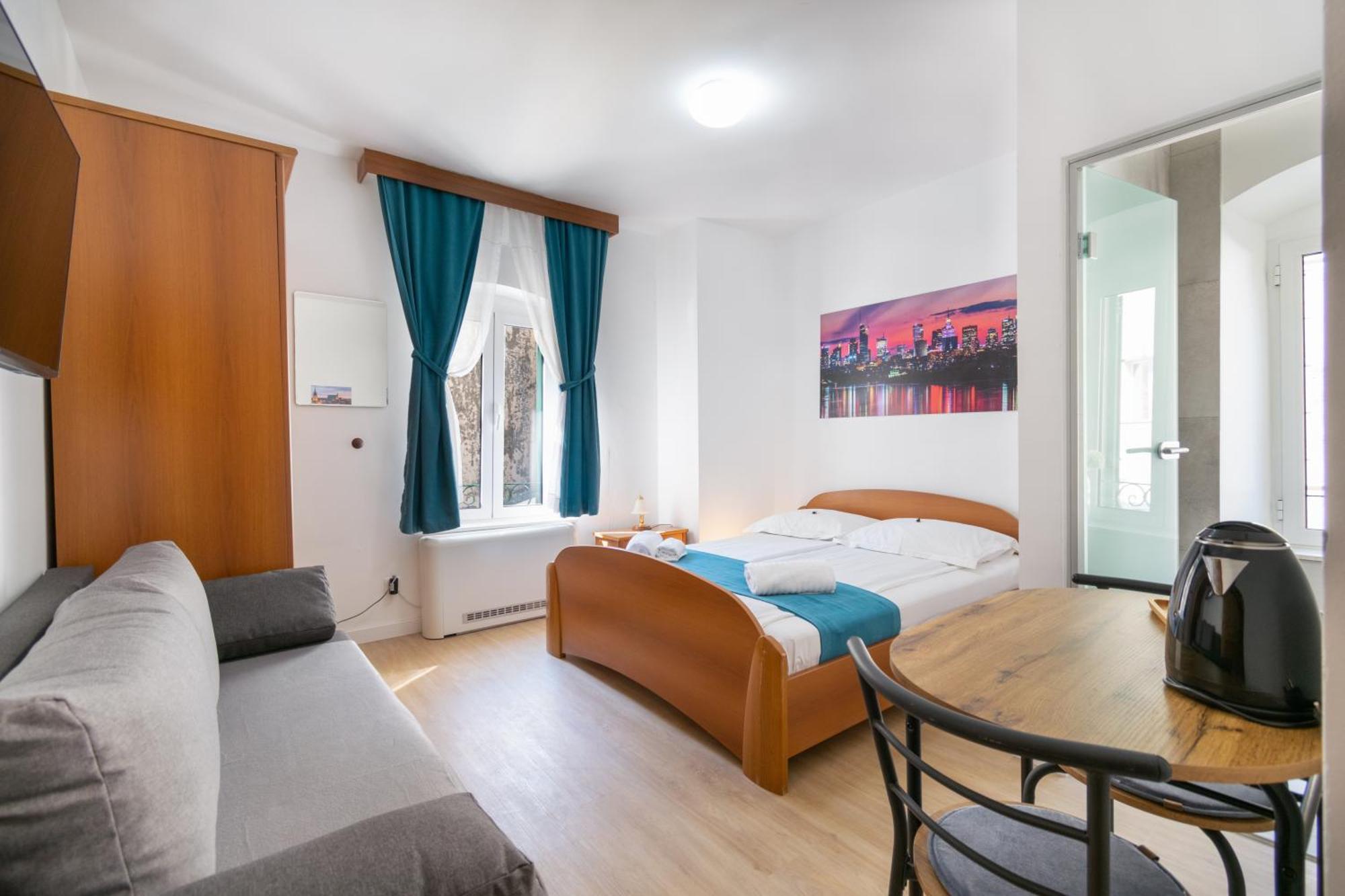 Bed & Breakfast Palac -Free Parking- Baška Voda Екстериор снимка
