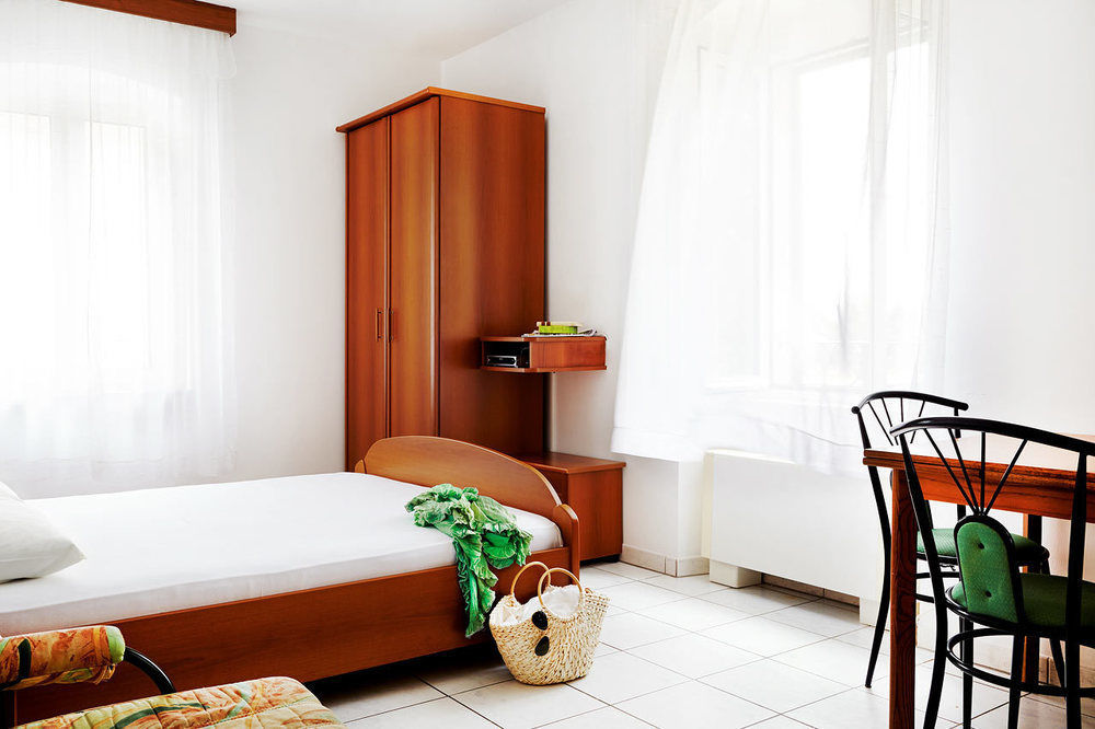 Bed & Breakfast Palac -Free Parking- Baška Voda Екстериор снимка